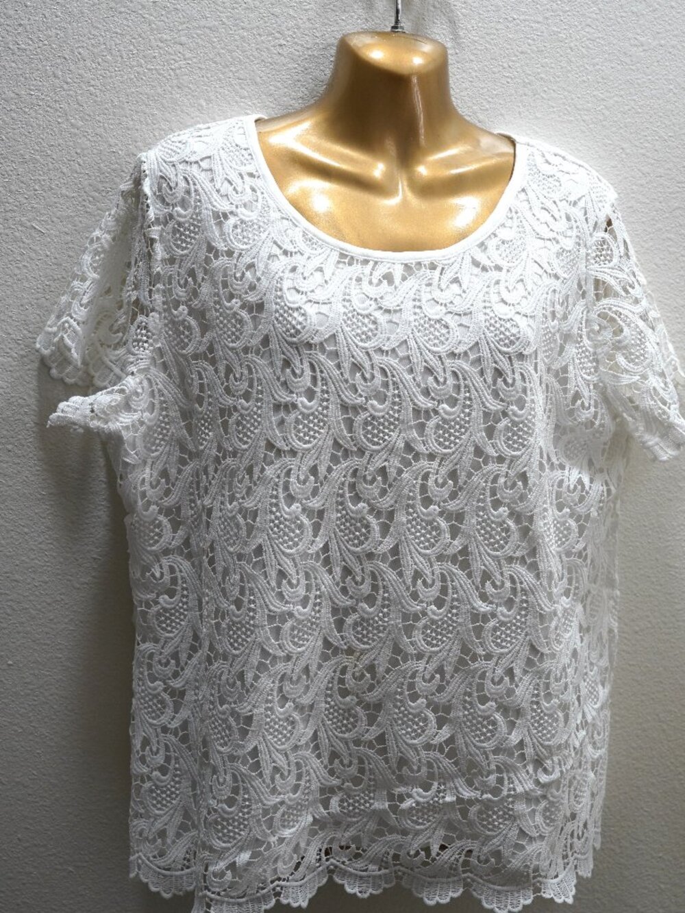 Chico's White Lace Overlay Short Sleeve Top size 2